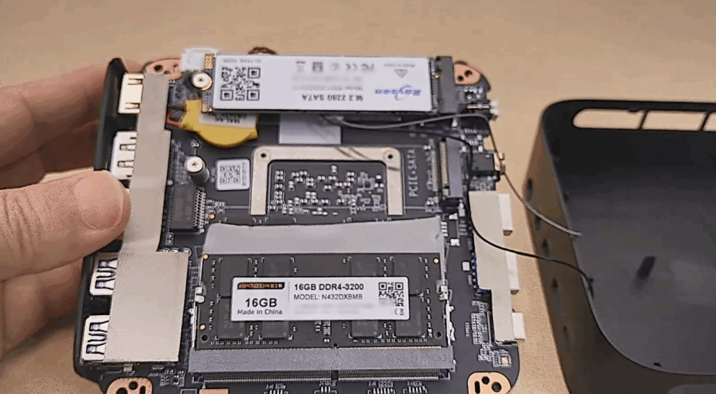 ACEMAGIC K1の内部